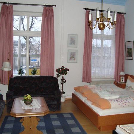 Hotel Haus Am Pfaffenteich à Schwerin  Extérieur photo