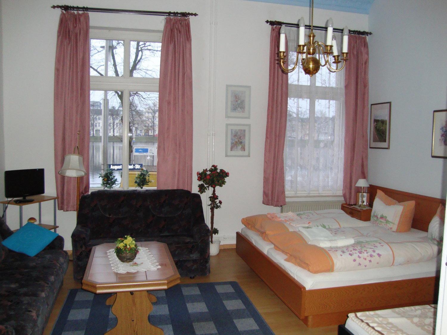 Hotel Haus Am Pfaffenteich à Schwerin  Extérieur photo